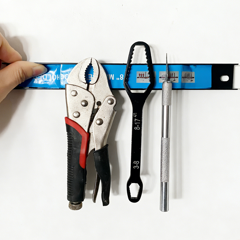 Magnetyczna listwa narzędziowa – Tools In Metal Workshop recenzja i cena